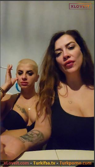 Lily W ifşa 3 numara saçlı kankasıyla canlı yayında