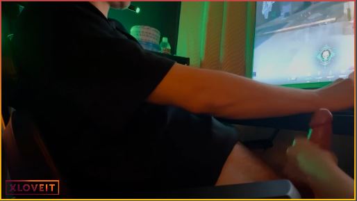 Valorant oynayan sevgilisine 31 çekiyor